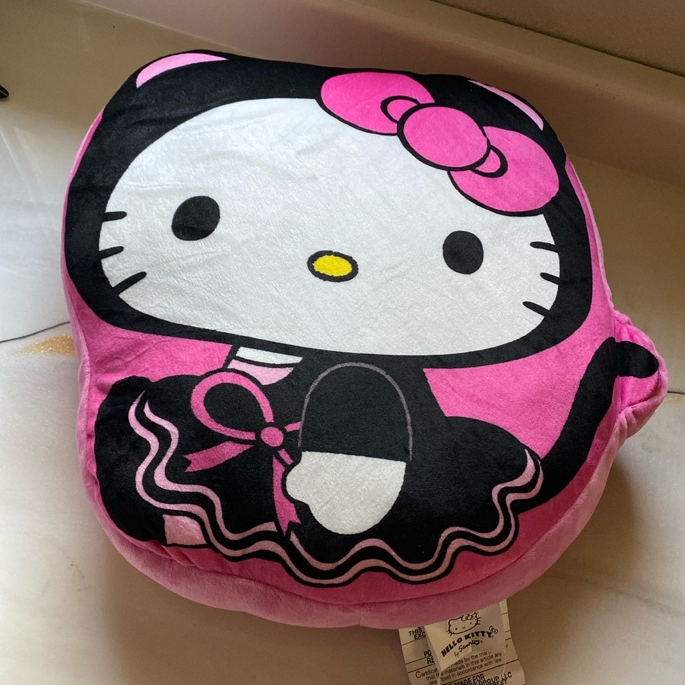 Hello Kitty Bootiful Kitty Cloud Foam travel pillow NEW NWT Rare find